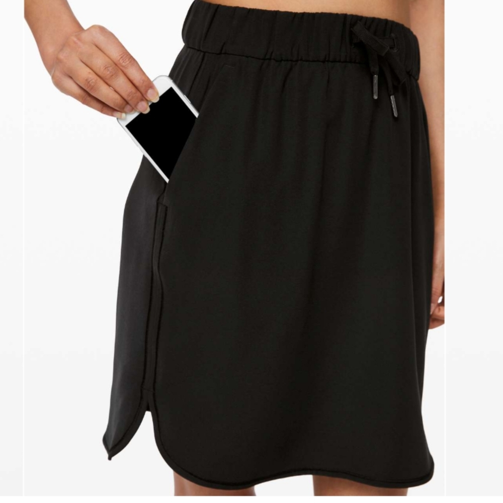 Lululemon On The Fly Skirt Black Women's 4 Athletic Wear Athleisure Fan Favorite - Picture 3 of 10